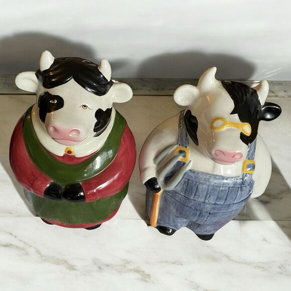 Vintage 1992 Clay Art “American Gothic” Cows Salt & Pepper Shakers - Picture 3 of 14